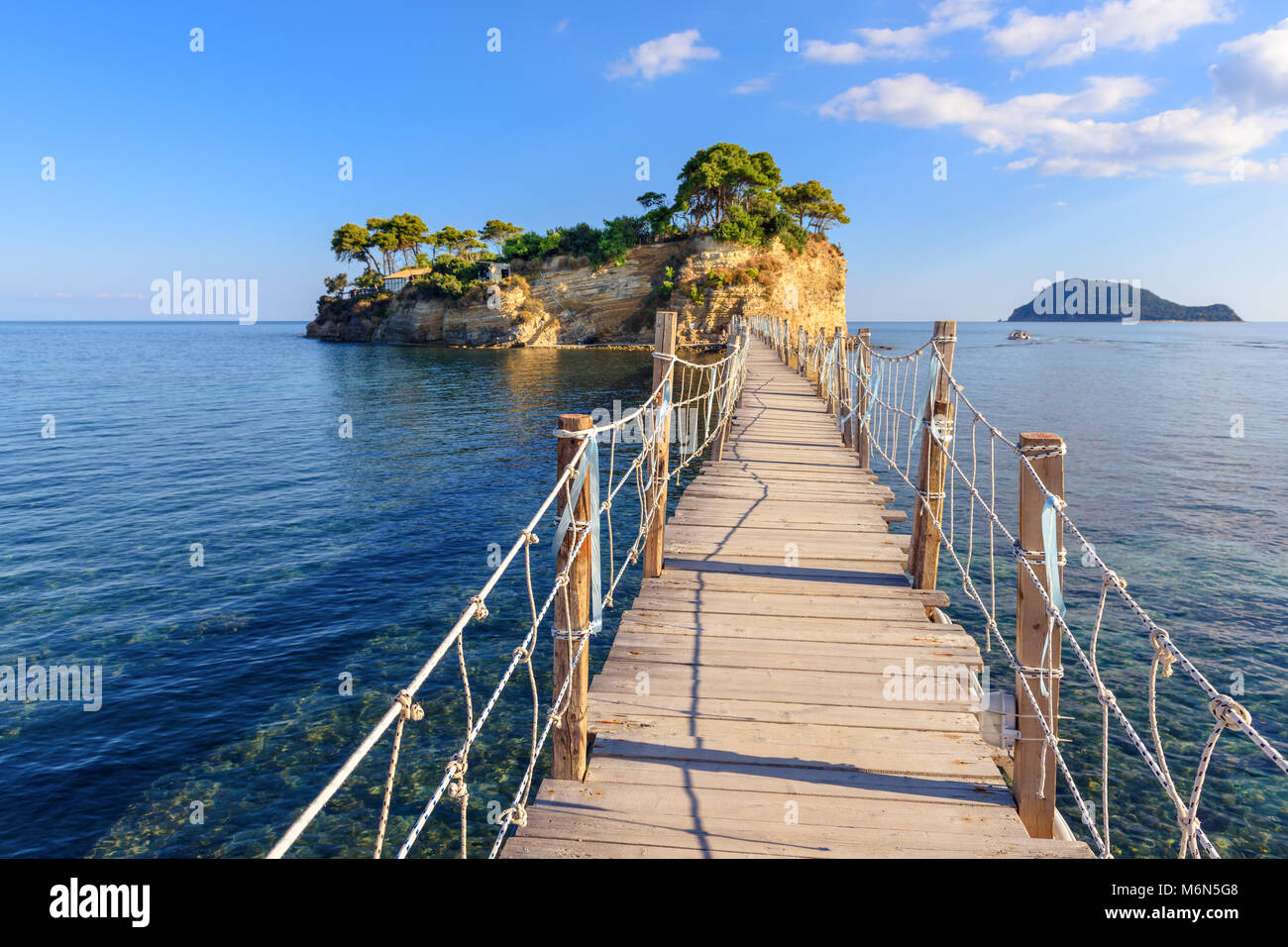 Ponte Di Legno Da Agios Sostis Che Conduce Alla Piccola