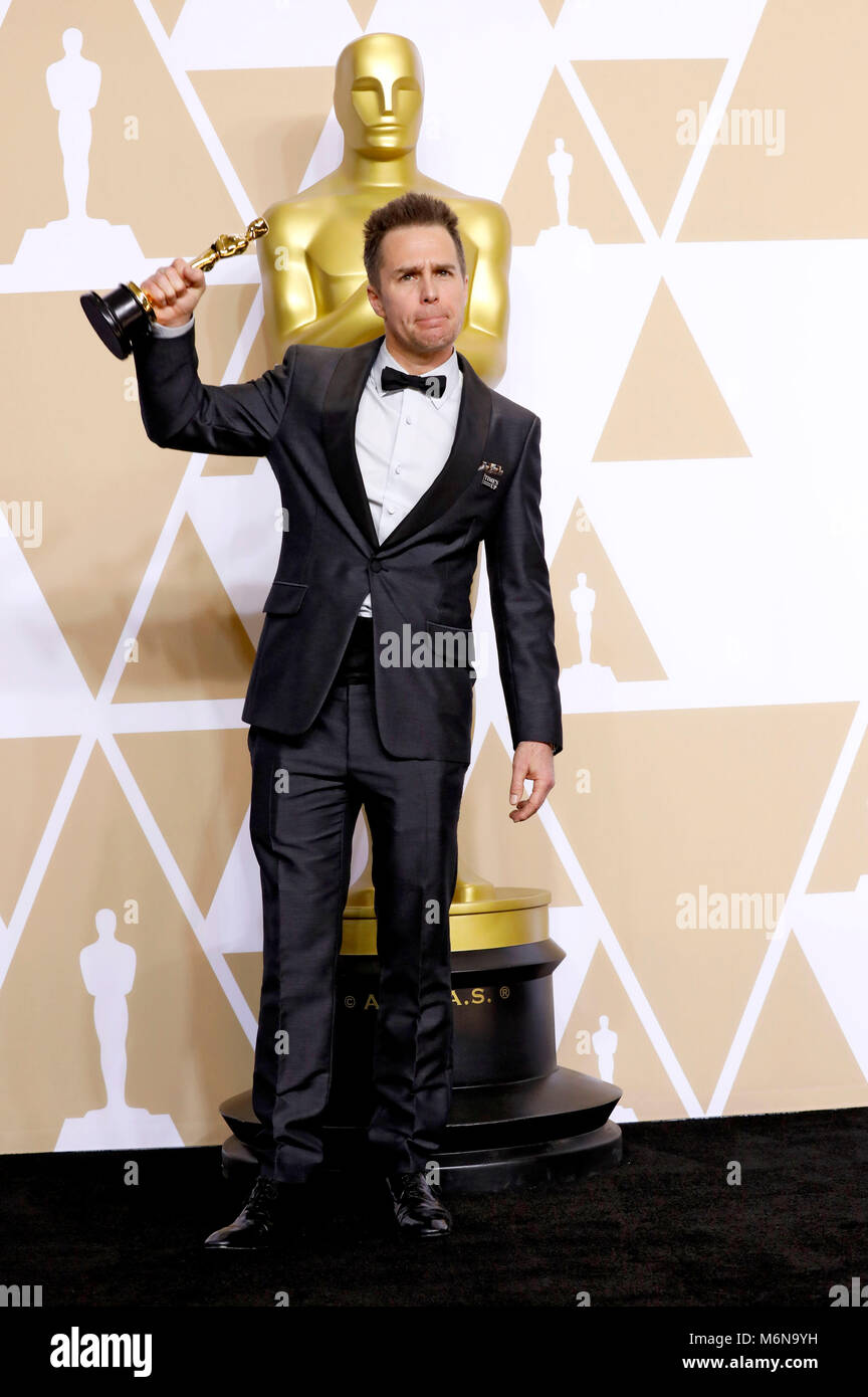Sam Rockwell, vincitore del premio per il migliore attore in un ruolo di sostegno", pone in sala stampa al novantesimo annuale di Academy Awards di Hollywood & Highland Center su Marzo 4, 2018 in Hollywood, la California. Foto Stock