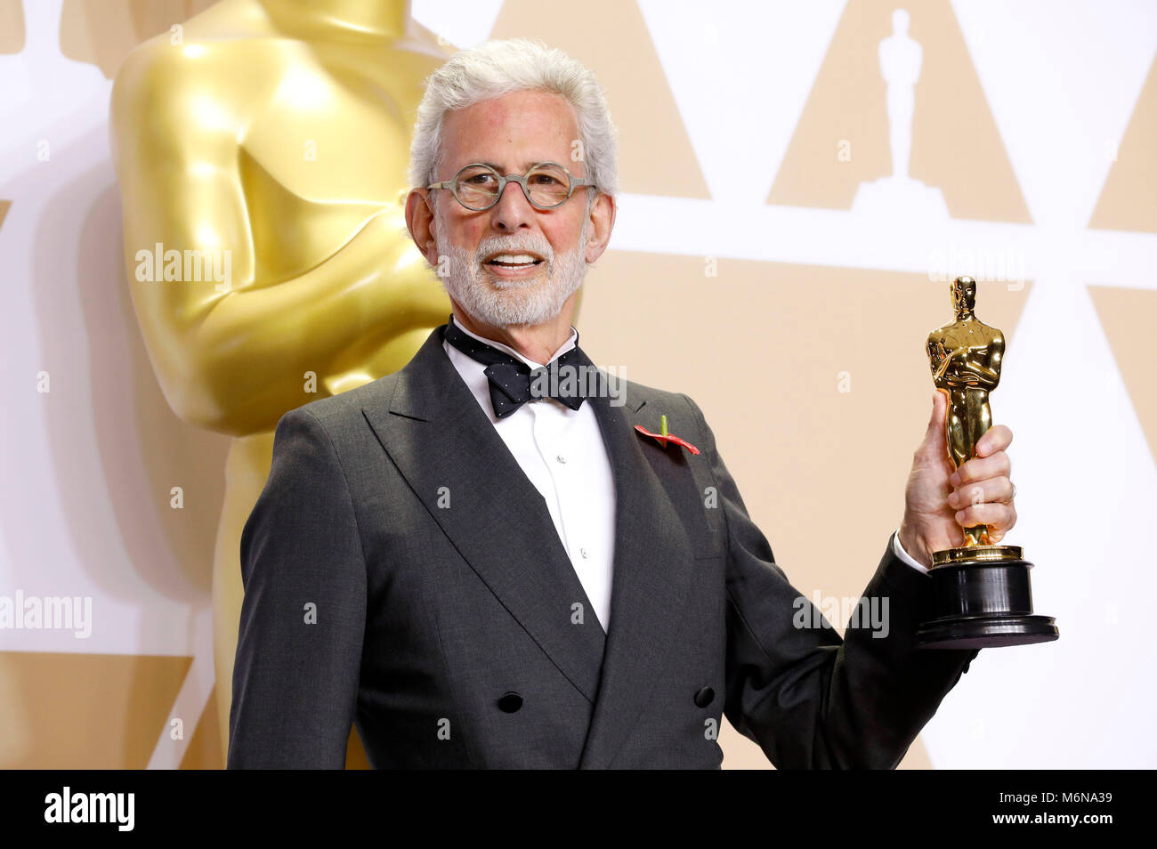 Frank Stiefel, vincitore del premio per il Miglior Documentario Corto Oggetto', pone in sala stampa al novantesimo annuale di Academy Awards di Hollywood & Highland Center su Marzo 4, 2018 in Hollywood, la California. Foto Stock
