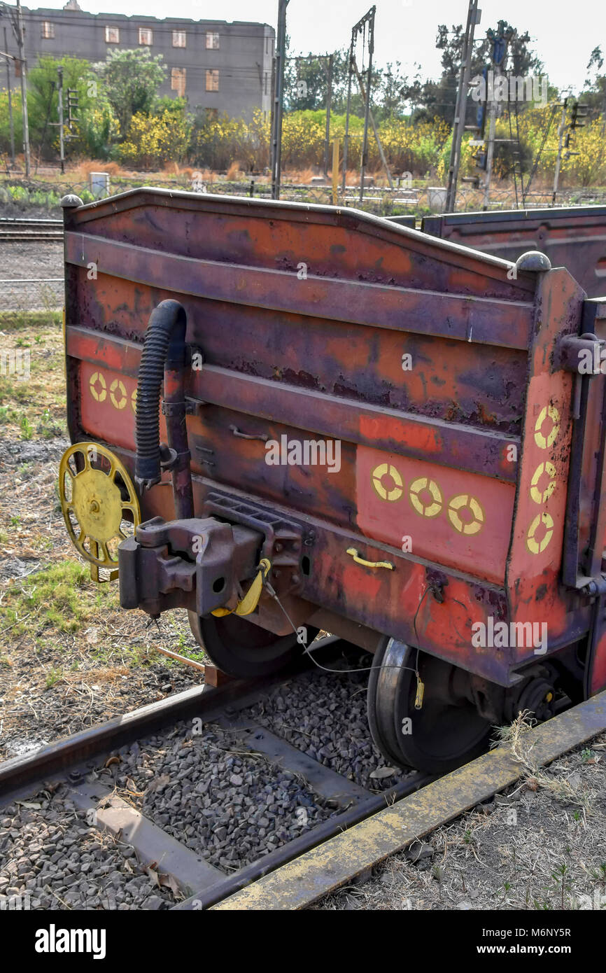 Un treno carro per il trasporto del carbone per un vintage treno a vapore Pretoria Sudafrica Foto Stock