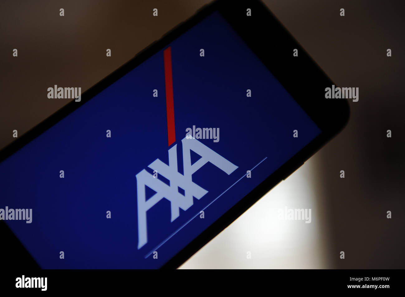 Axa logo immagini e fotografie stock ad alta risoluzione - Alamy