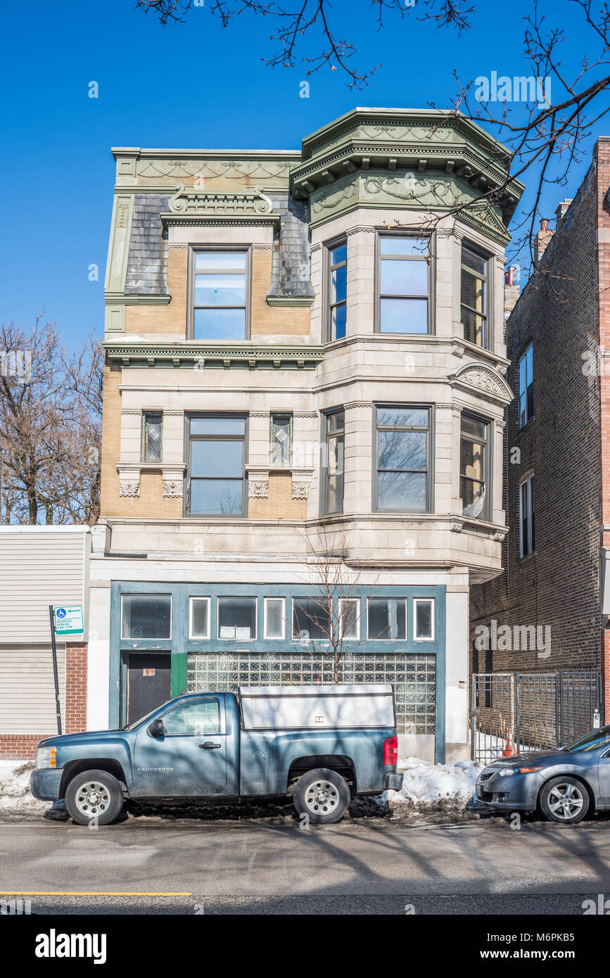 Utilizzo misto di edifici commerciali la Logan Square - Kosciuszko quartiere Parco Foto Stock