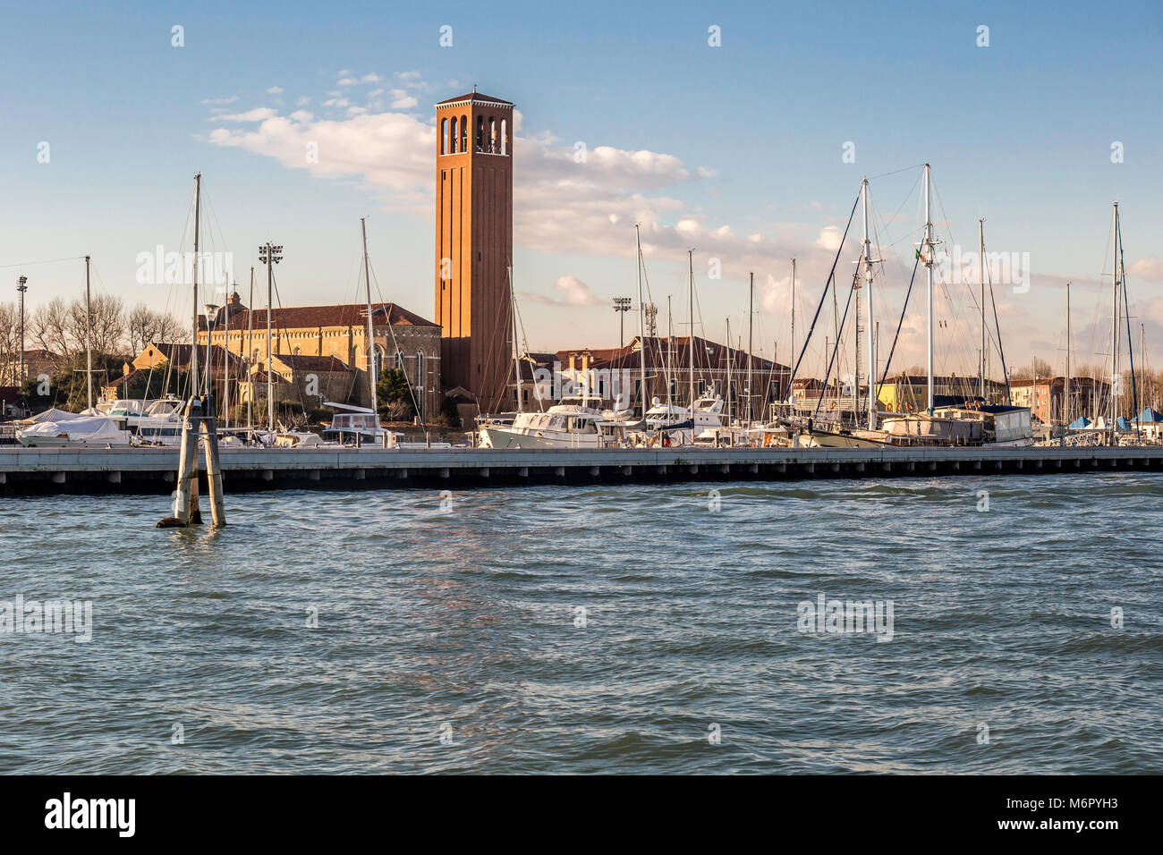 Città italiana a Venezia e porta piccola Foto Stock