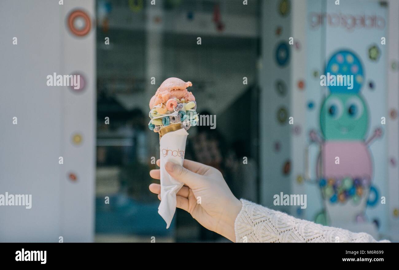 Hong Kong, Hong Kong, Cina. 6 Mar, 2018. Hong Kong Cina-5marzo 2018: Gelato. Stanley è una città costiera e una attrazione turistica di Hong Kong. È situato su una penisola sull isola di Hong Kong. È a est di Repulse Bay e a ovest di Shek O, adiacente al Chung Hom Kok. Amministrativamente è parte del Distretto Meridionale. Credito: SIPA Asia/ZUMA filo/Alamy Live News Foto Stock