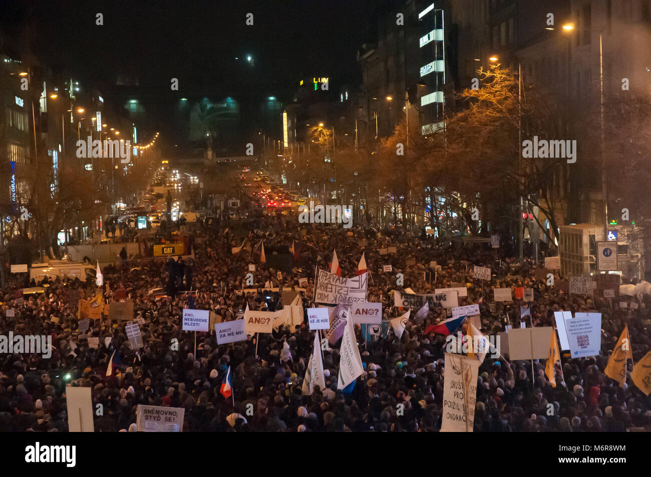 Dimostrazione,Praga Repubblica Ceca, 5.3.2018, manifestazione nel centro di Praga contro il comunismo e il licenziamento di premiere di Babis Credito: Josef pliva/Alamy Live News Foto Stock