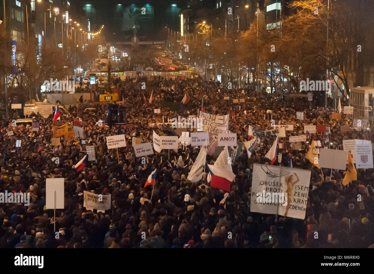 Dimostrazione,Praga Repubblica Ceca, 5.3.2018, manifestazione nel centro di Praga contro il comunismo e il licenziamento di premiere di Babis Credito: Josef pliva/Alamy Live News Foto Stock