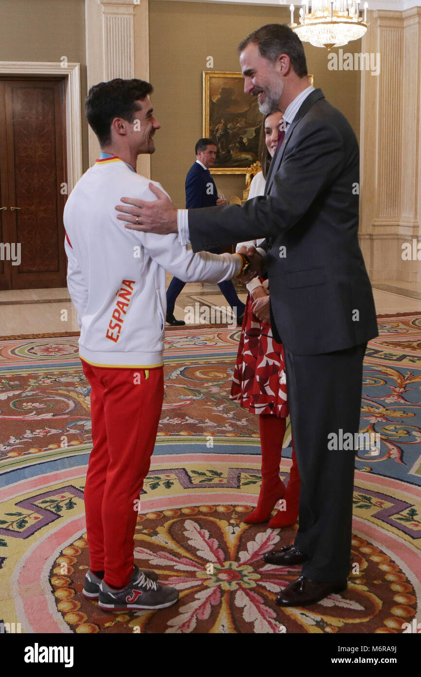 Madrid, Spagna. 6 Marzo, 2018. Re spagnolo Felipe VI e Letizia Ortiz, Javier Fernandez, nel corso di una audizione con la rappresentazione di inverno spagnolo del team olimpico nel ZarzuelaPalace a Madrid su Tueday Marzo 06, 2018 Credit: Gtres Información más Comuniación on line, S.L./Alamy Live News Foto Stock Madrid, Spagna. 6 Marzo, 2018. Re spagnolo Felipe VI e Letizia Ortiz, Javier Fernandez, nel corso di una audizione con la rappresentazione di inverno spagnolo del team olimpico nel ZarzuelaPalace a Madrid su Tueday Marzo 06, 2018 Credit: Gtres Información más Comuniación on line, S.L./Alamy Live News Foto Stock