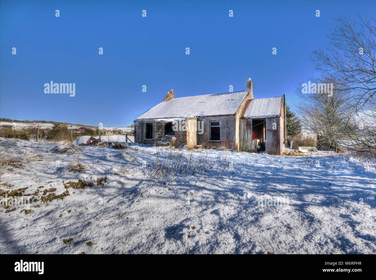 Cottage abbandonati nella campagna vicino a Wilsontown, Forth, Lanarkshire, Scozia Foto Stock