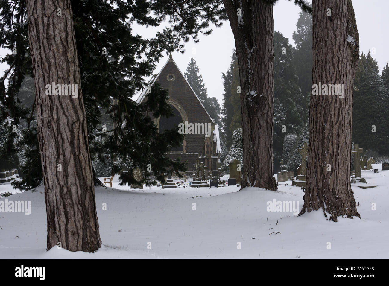 Warwick cimitero e cappella, innevate in inverno, Warwickshire, Regno Unito Foto Stock