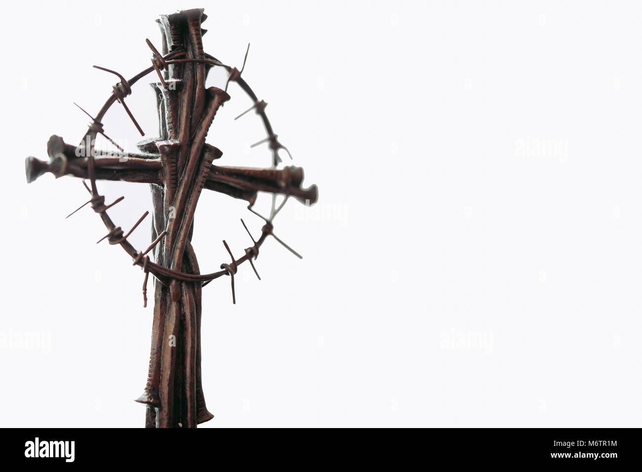 Santa Croce, la corona di spine e chiodi.La Pasqua e il venerdì santo concetto.adorare Dio concetto.Il Gesù Cristo coronato di spine chiodo. Foto Stock