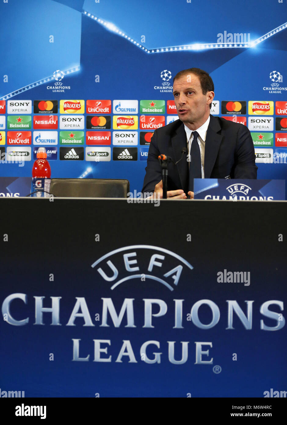 Allenatore della Juventus Massimiliano Allegri durante la conferenza stampa  presso lo Stadio di Wembley a Londra Foto stock - Alamy