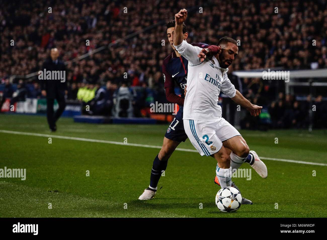 Parigi, Francia, 6 marzo 2018. Daniel Carvajal (Real Madrid) combatte per il controllo di palla con Angelo Di Maria (PSG), UCL Champions League match tra PSG vs Real Madrid presso il Parc des Princes Stadium di credito: Gtres Información más Comuniación on line, S.L./Alamy Live News Foto Stock Parigi, Francia, 6 marzo 2018. Daniel Carvajal (Real Madrid) combatte per il controllo di palla con Angelo Di Maria (PSG), UCL Champions League match tra PSG vs Real Madrid presso il Parc des Princes Stadium di credito: Gtres Información más Comuniación on line, S.L./Alamy Live News Foto Stock