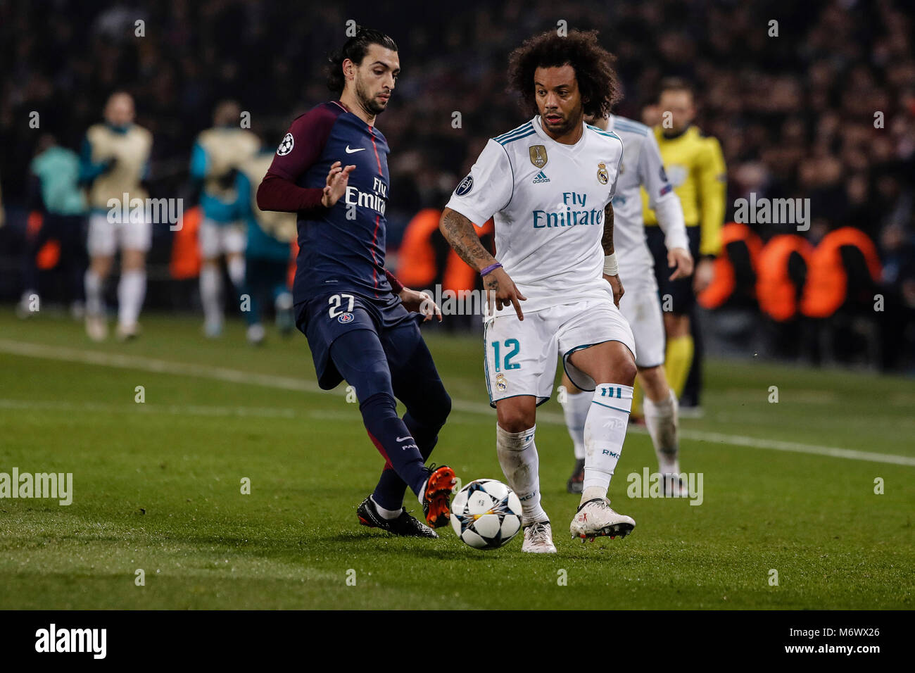 Parigi, Francia, 6 marzo 2018. Marcelo Viera (Real Madrid) trascina in avanti sulla sfera Javier Pastore (PSG), UCL Champions League match tra PSG vs Real Madrid presso il Parc des Princes Stadium di credito: Gtres Información más Comuniación on line, S.L./Alamy Live News Foto Stock Parigi, Francia, 6 marzo 2018. Marcelo Viera (Real Madrid) trascina in avanti sulla sfera Javier Pastore (PSG), UCL Champions League match tra PSG vs Real Madrid presso il Parc des Princes Stadium di credito: Gtres Información más Comuniación on line, S.L./Alamy Live News Foto Stock