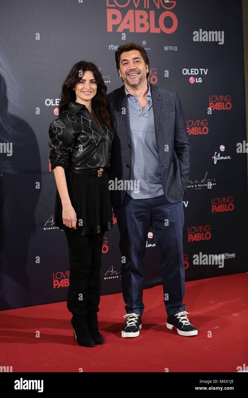 PRESENTACION MADRID PELICULA AMOREVOLE PABLO JAVIER BARDEM;JAVIER BARDEM.;Penelope Cruz; 06/03/2018 Produttore Miguel Menendez de Zubillaga, direttore Fernando Leon de Aranoa con gli attori Javier Bardem , Penelope Cruz e Julieth Restrepo a photocall di " amare Pablo " film in Madrid martedì 6 marzo, 2018 CordonPress/EP888 Foto Stock
