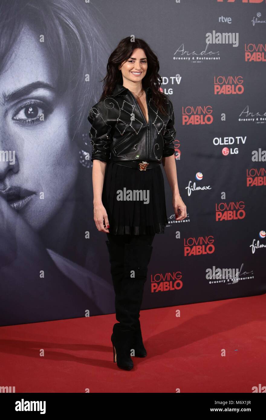 PRESENTACION MADRID PELICULA AMOREVOLE PABLO Penelope Cruz; 06/03/2018 Produttore Miguel Menendez de Zubillaga, direttore Fernando Leon de Aranoa con gli attori Javier Bardem , Penelope Cruz e Julieth Restrepo a photocall di " amare Pablo " film in Madrid martedì 6 marzo, 2018 CordonPress/EP888 Foto Stock