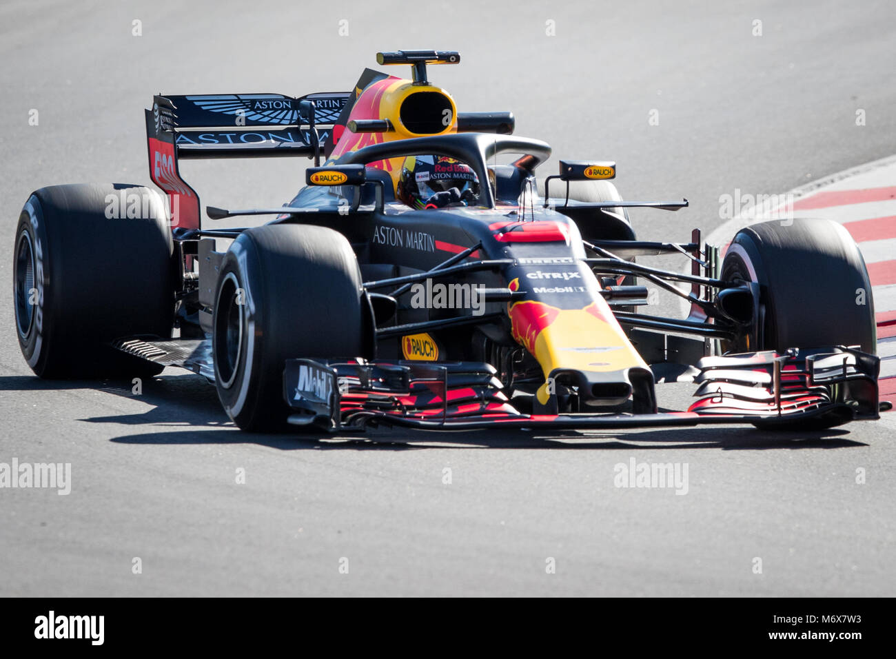 Montmelo, Catalogna, Spagna. 7 Mar, 2018. Daniel Ricciardo della RedBull Racing team con Red Bull RB14 visto durante il test F1 giorni nel circuito di Montmelò. Credito:  MA 5756.jpg/SOPA Immagini/ZUMA filo/Alamy Live News Foto Stock