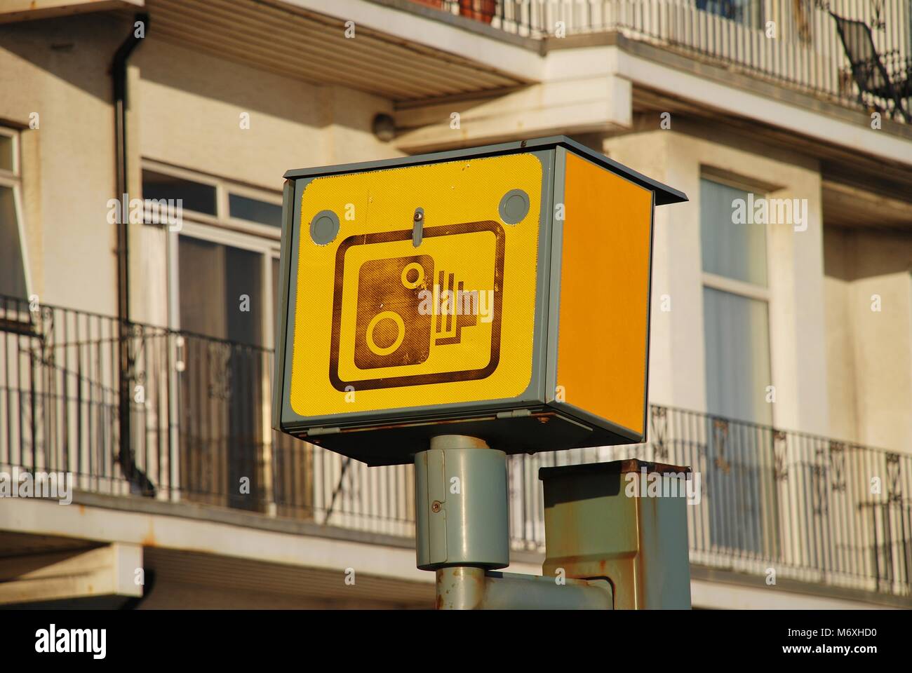 Un traffico stradale autovelox sul lungomare di Hastings in East Sussex, in Inghilterra il 1 gennaio 2013. Foto Stock