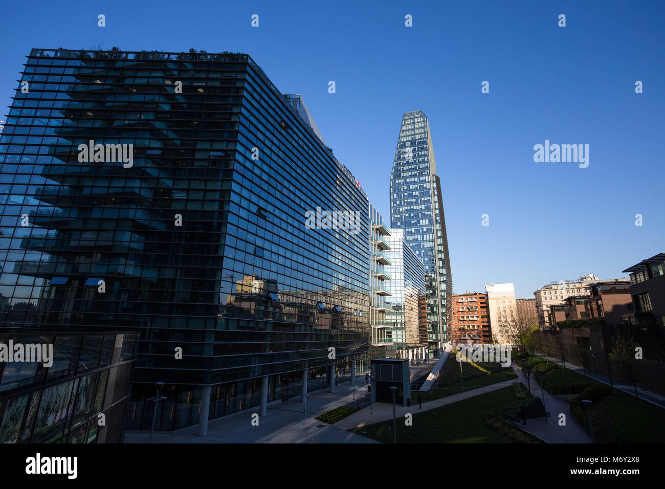 Milano, 28 marzo 2017 - Vista del Diamante (Diamante) torre, all'interno di 'Porta Nuova' area in Milano vicino Stazione ferroviaria Garibaldi Foto Stock