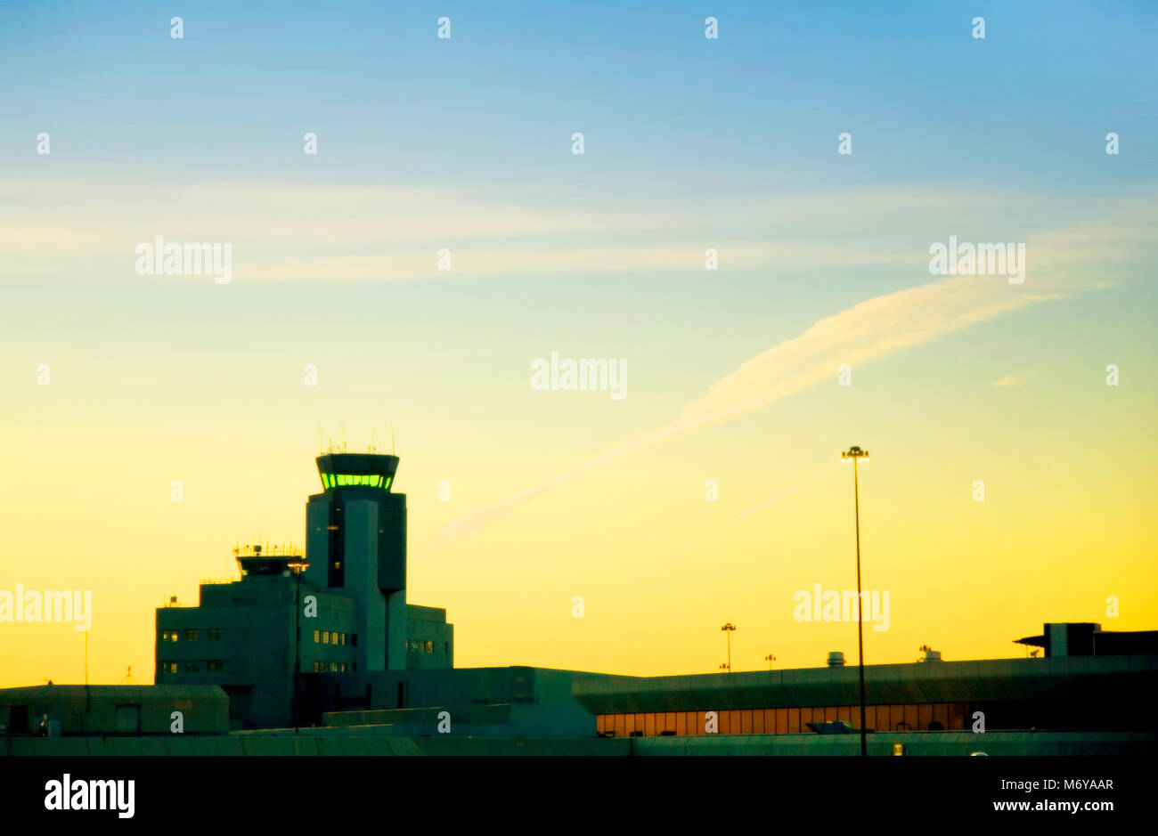 Airport Tower a Dawn Foto Stock