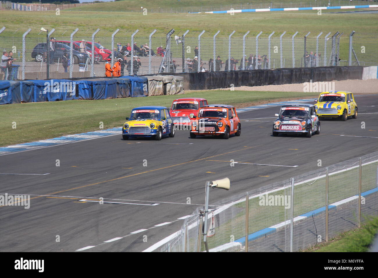 Mini 7 Racing sul circuito di Donington Park il circuito Luglio 2015 Foto Stock