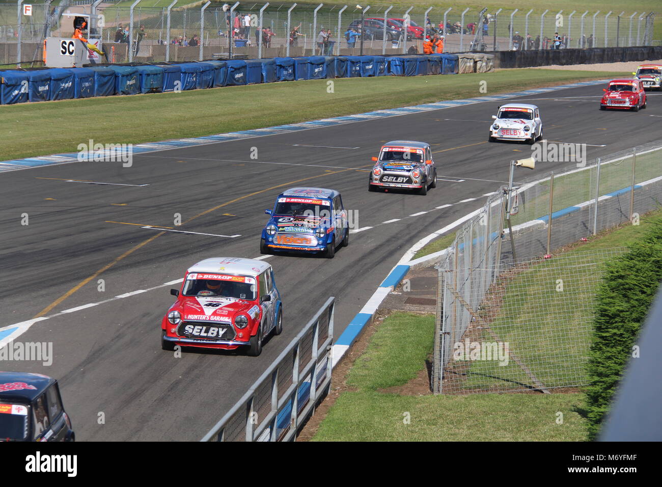 Mini 7 Racing sul circuito di Donington Park il circuito Luglio 2015 Foto Stock