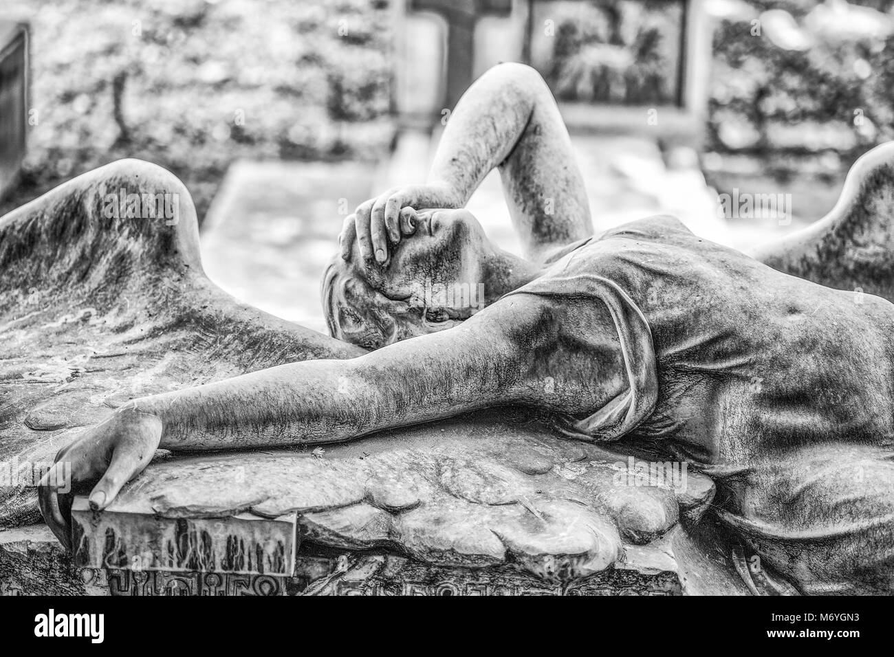 Tomba della famiglia Ribaudo, cimitero monumentale di Genova, Italia, famoso per la copertina del singolo della band inglese Joy Division. Foto Stock