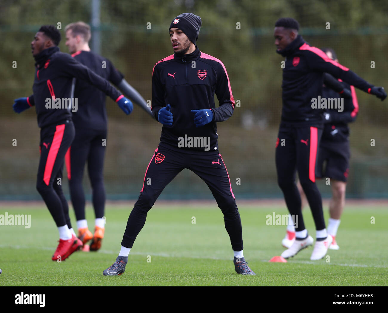 Dell'Arsenal Aubameyang Pierre-Emerick (centro) durante la sessione di formazione a Londra prendere per Colney, Hertfordshire. Stampa foto di associazione. Picture Data: mercoledì 7 marzo 2018. Vedere PA storia calcio Arsenal. Foto di credito dovrebbe leggere: Tim Goode/PA FILO Foto Stock