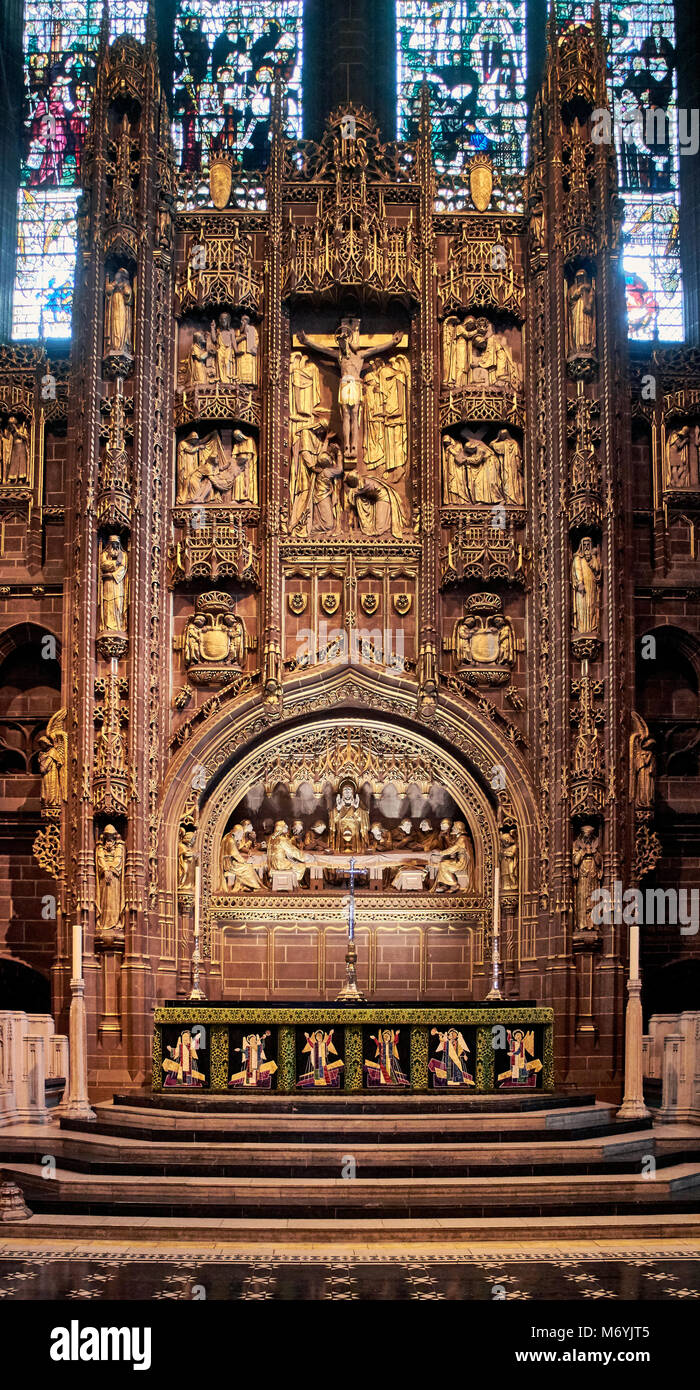 L'altare della Cattedrale Anglicana ,l (nome ufficiale Chiesa Cattedrale di Cristo in Liverpool) è una chiesa di Inghilterra cattedrale nel centro della città di Liverpool, Regno Unito Foto Stock