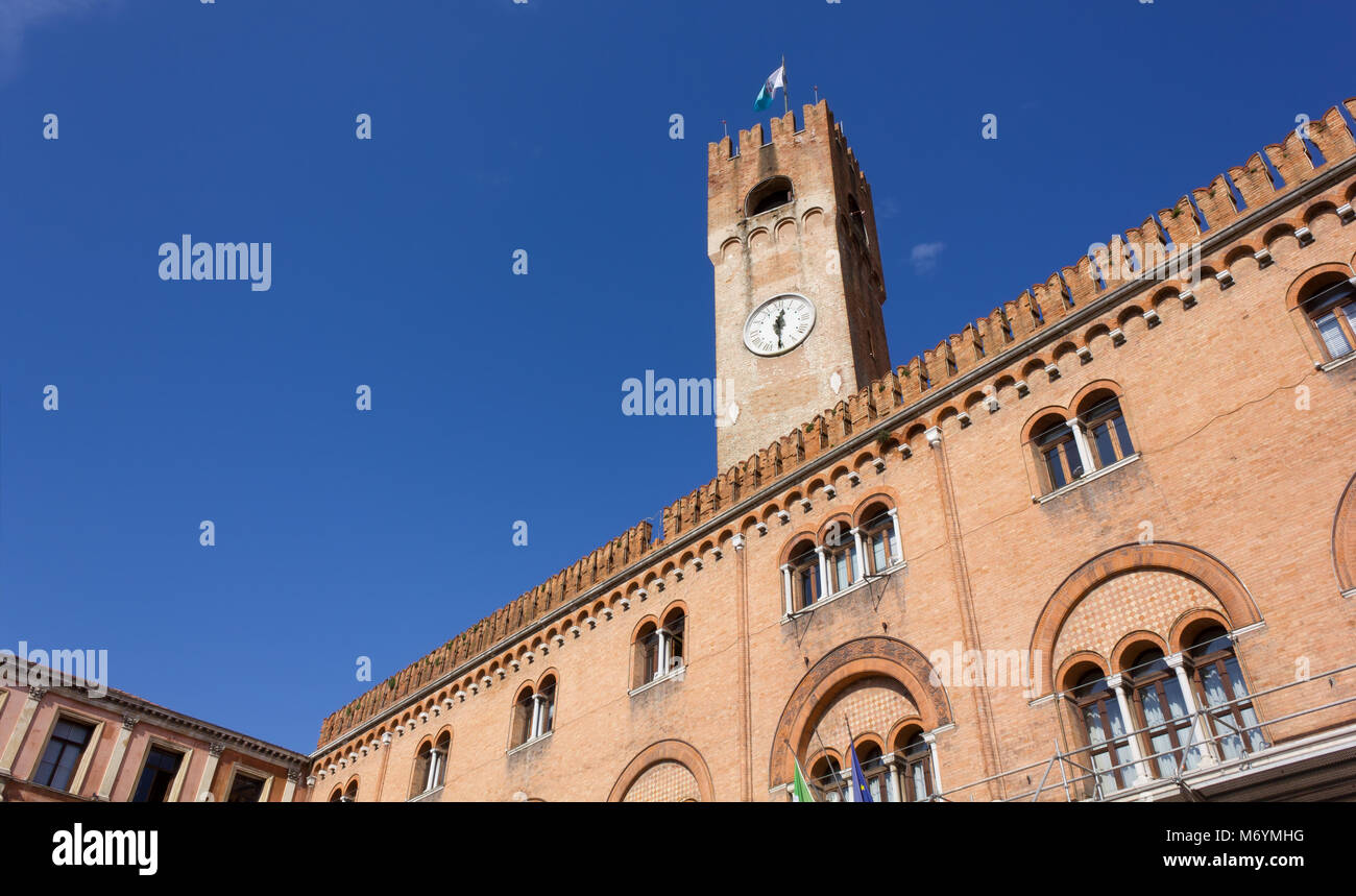 Palazzo della Prefettura e la Torre Civica di Treviso, Italia Foto Stock