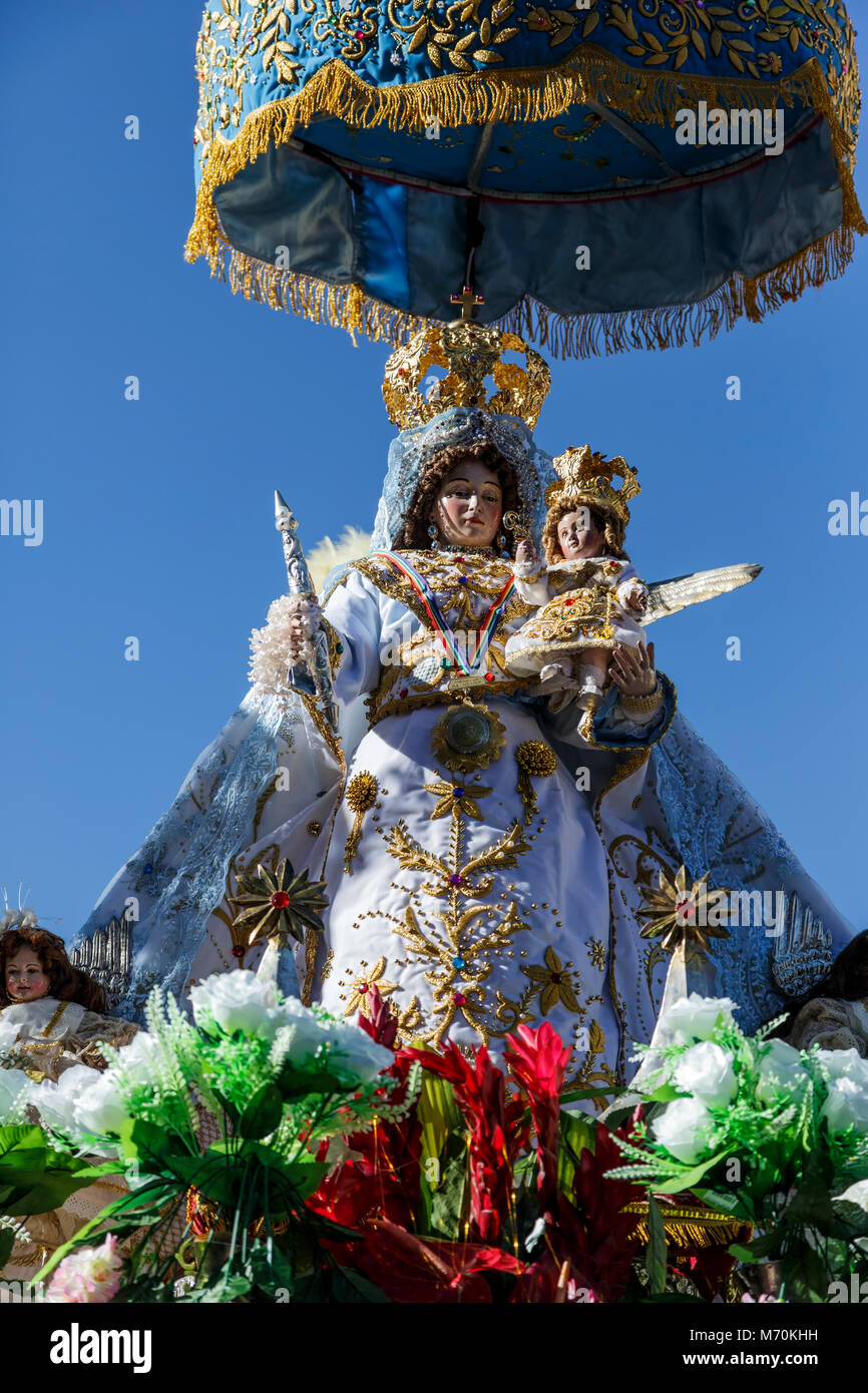 Virgen de los Remedios (Nostra Signora del Buon Rimedio) galleggiante, Corpus Domini celebrazione, Cusco, Perù Foto Stock