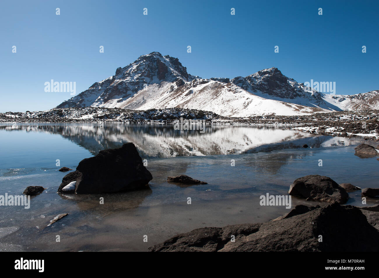 Il sito di Ukhtasar si trova entro la prominente Syunik gamma della montagna nel sud-est dell'Armenia. Situato a c. 3.300 m alto entro un estinto vol Foto Stock