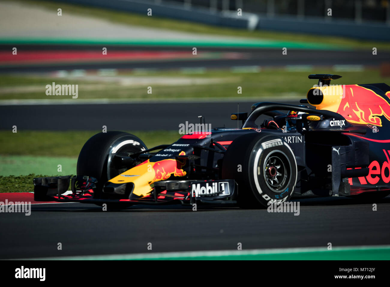 Montmelo, Catalogna, Spagna. 7 Mar, 2018. Daniel Ricciardo della RedBull Racing team con Red Bull RB14 vettura durante i test F1 giorni nel circuito di Montmelò. Credito:  MA 6340.jpg/SOPA Immagini/ZUMA filo/Alamy Live News Foto Stock