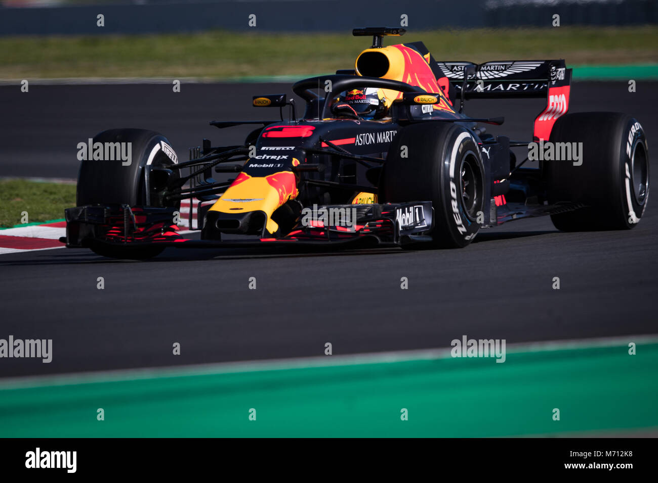 Montmelo, Catalogna, Spagna. 7 Mar, 2018. Daniel Ricciardo della RedBull Racing con Red Bull RB14 vettura durante i test F1 giorni nel circuito di Montmelò. Credito:  MA 6316.jpg/SOPA Immagini/ZUMA filo/Alamy Live News Foto Stock