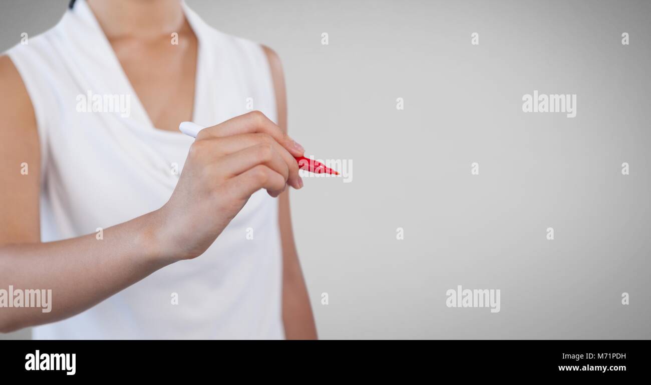 Imprenditrice il disegno o la scrittura Foto Stock