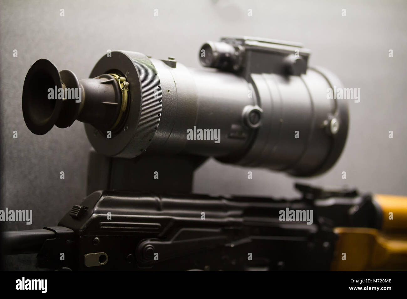 Russia sovietica arma - fucile automatico con visione notturna vista Foto Stock