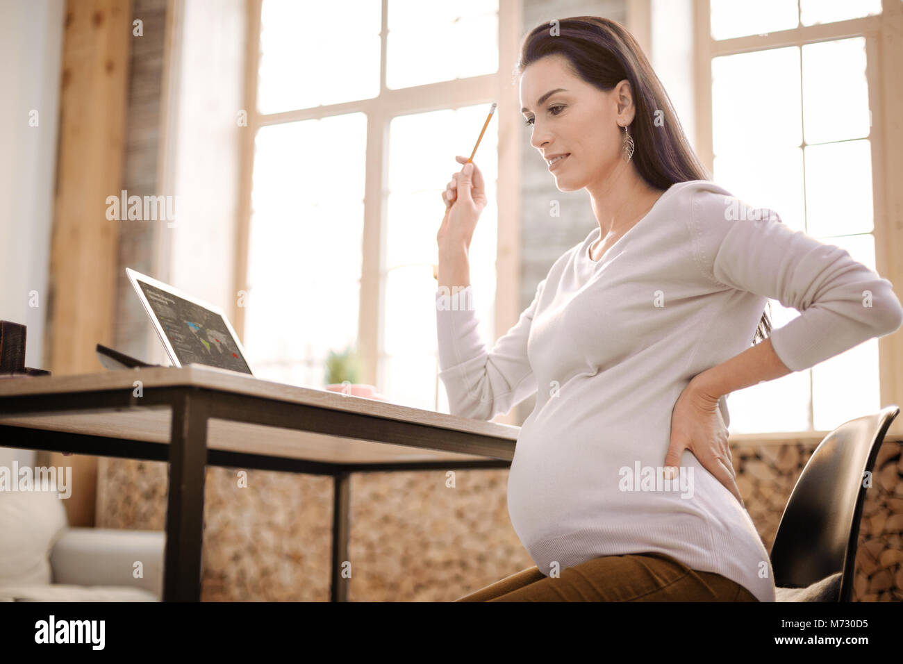 Mcon donna incinta con illuminante idea Foto Stock