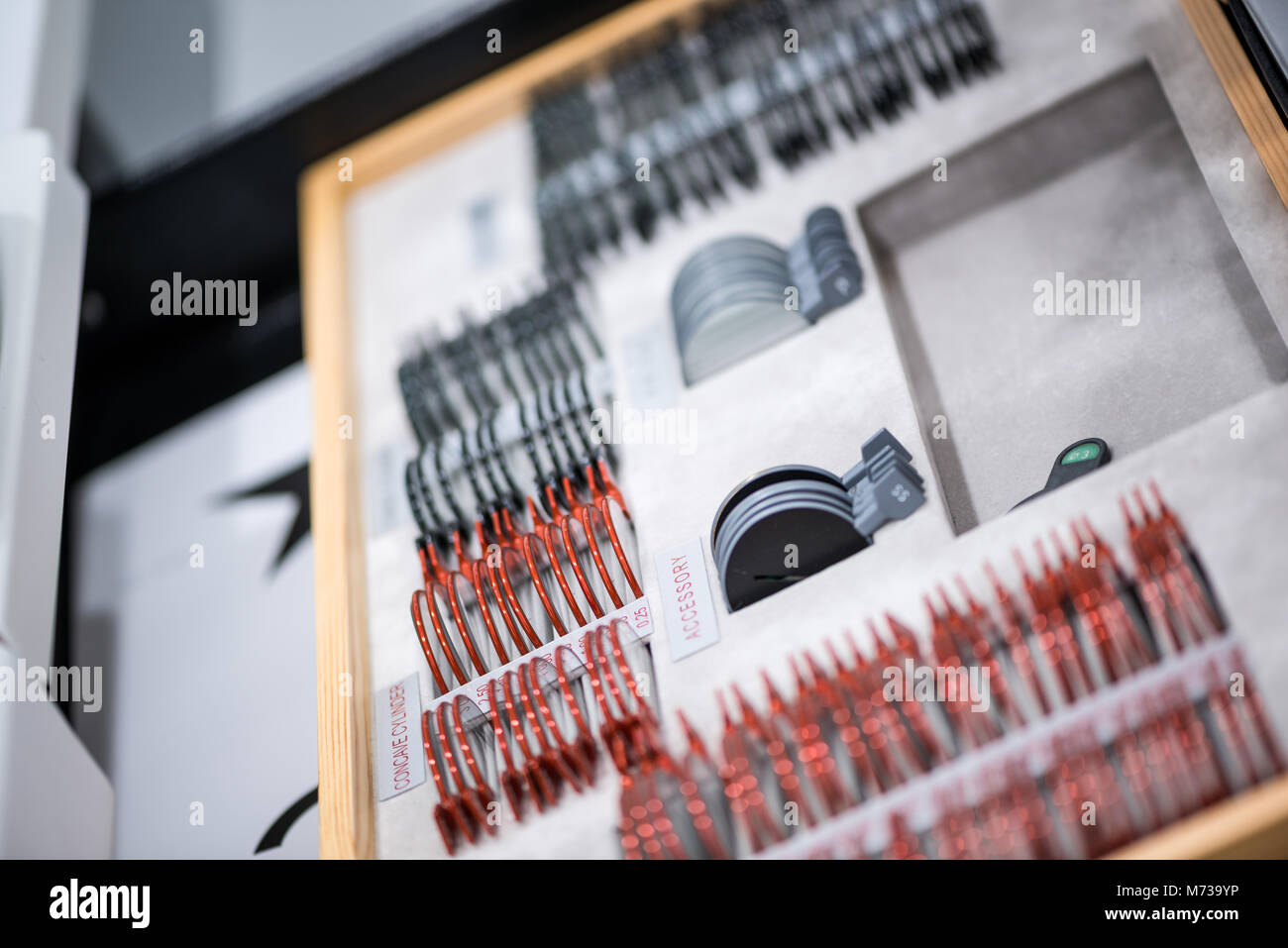 Attrezzature per uso oftalmico e dispositivi di misurazione occhi visione. concetto medico Foto Stock