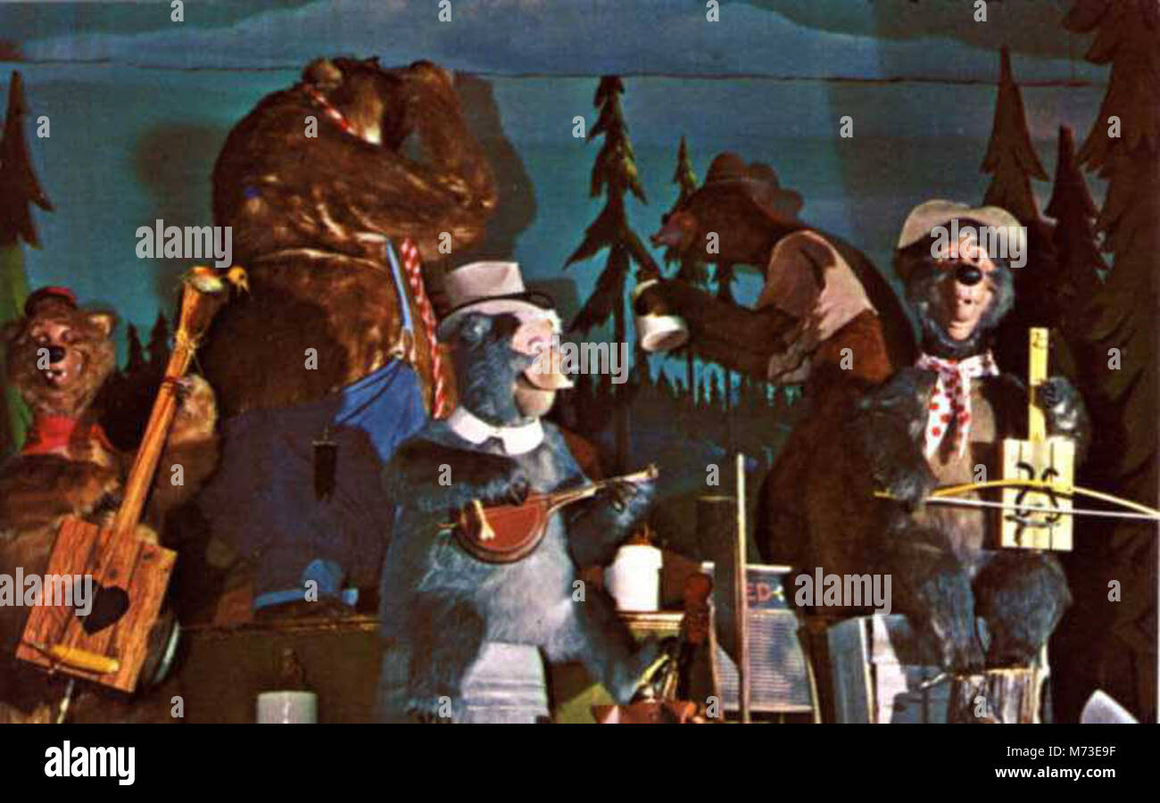 Il Country Bear Jamboree è un'attrazione popolare a Disney World, con orsi animatronici che eseguono uno spettacolo musicale. Presenta un mix di musica country e commedia. Foto Stock