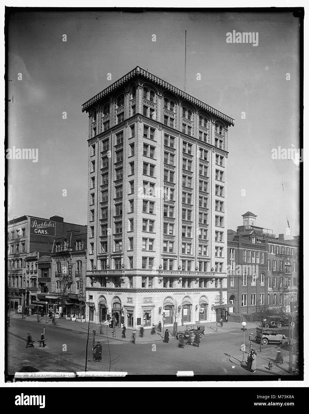 L'immagine mostra l'esterno della Continental Trust Company, che è stata associata alla Emergency Fleet Corporation, un'entità creata durante la prima guerra mondiale per supervisionare la costruzione di navi per esigenze di guerra. Foto Stock