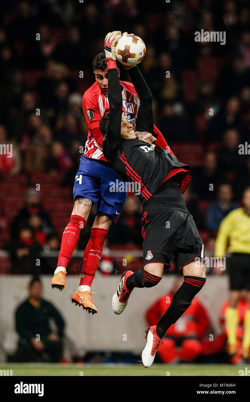 Madrid, Spagna. 8 Mar, 2018. Guilherme (Lokomotiv Moscu) combatte per la testata con Jose Maria Gimenez (Atletico de Madrid), UEFA Europa League match tra Atlético de Madrid vs Lokomotiv Moscu a Wanda Metropolitano stadium in Spagna a Madrid, 8 marzo 2018. Credito: Gtres Información más Comuniación on line, S.L./Alamy Live News Foto Stock Madrid, Spagna. 8 Mar, 2018. Guilherme (Lokomotiv Moscu) combatte per la testata con Jose Maria Gimenez (Atletico de Madrid), UEFA Europa League match tra Atlético de Madrid vs Lokomotiv Moscu a Wanda Metropolitano stadium in Spagna a Madrid, 8 marzo 2018. Credito: Gtres Información más Comuniación on line, S.L./Alamy Live News Foto Stock