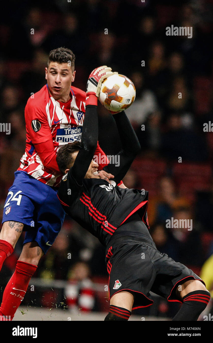 Madrid, Spagna. 8 Mar, 2018. Guilherme (Lokomotiv Moscu) combatte per la testata con Jose Maria Gimenez (Atletico de Madrid), UEFA Europa League match tra Atlético de Madrid vs Lokomotiv Moscu a Wanda Metropolitano stadium in Spagna a Madrid, 8 marzo 2018. Credito: Gtres Información más Comuniación on line, S.L./Alamy Live News Foto Stock Madrid, Spagna. 8 Mar, 2018. Guilherme (Lokomotiv Moscu) combatte per la testata con Jose Maria Gimenez (Atletico de Madrid), UEFA Europa League match tra Atlético de Madrid vs Lokomotiv Moscu a Wanda Metropolitano stadium in Spagna a Madrid, 8 marzo 2018. Credito: Gtres Información más Comuniación on line, S.L./Alamy Live News Foto Stock