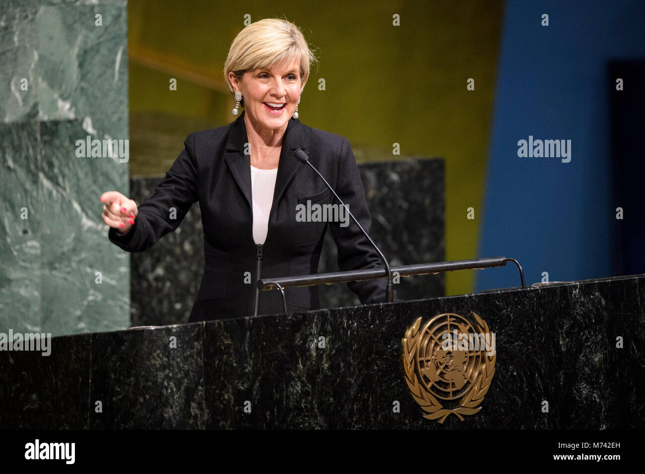 Organizzazione delle Nazioni Unite. 8 Mar, 2018. Australian Ministro degli Esteri Julie Vescovo affronta una ricorrenza della Giornata internazionale della donna sotto il tema 'Il tempo è ora: rurale ed urbano attivisti trasformando la vita delle donne" presso la sede delle Nazioni Unite a New York, 8 marzo 2018. Il Segretario Generale delle Nazioni Unite Antonio Guterres giovedì chiamato ad intervenire per potenziare le donne e le ragazze in occasione della Giornata internazionale della donna. Credito: ONU foto/Manuel Elias/Xinhua/Alamy Live News Foto Stock