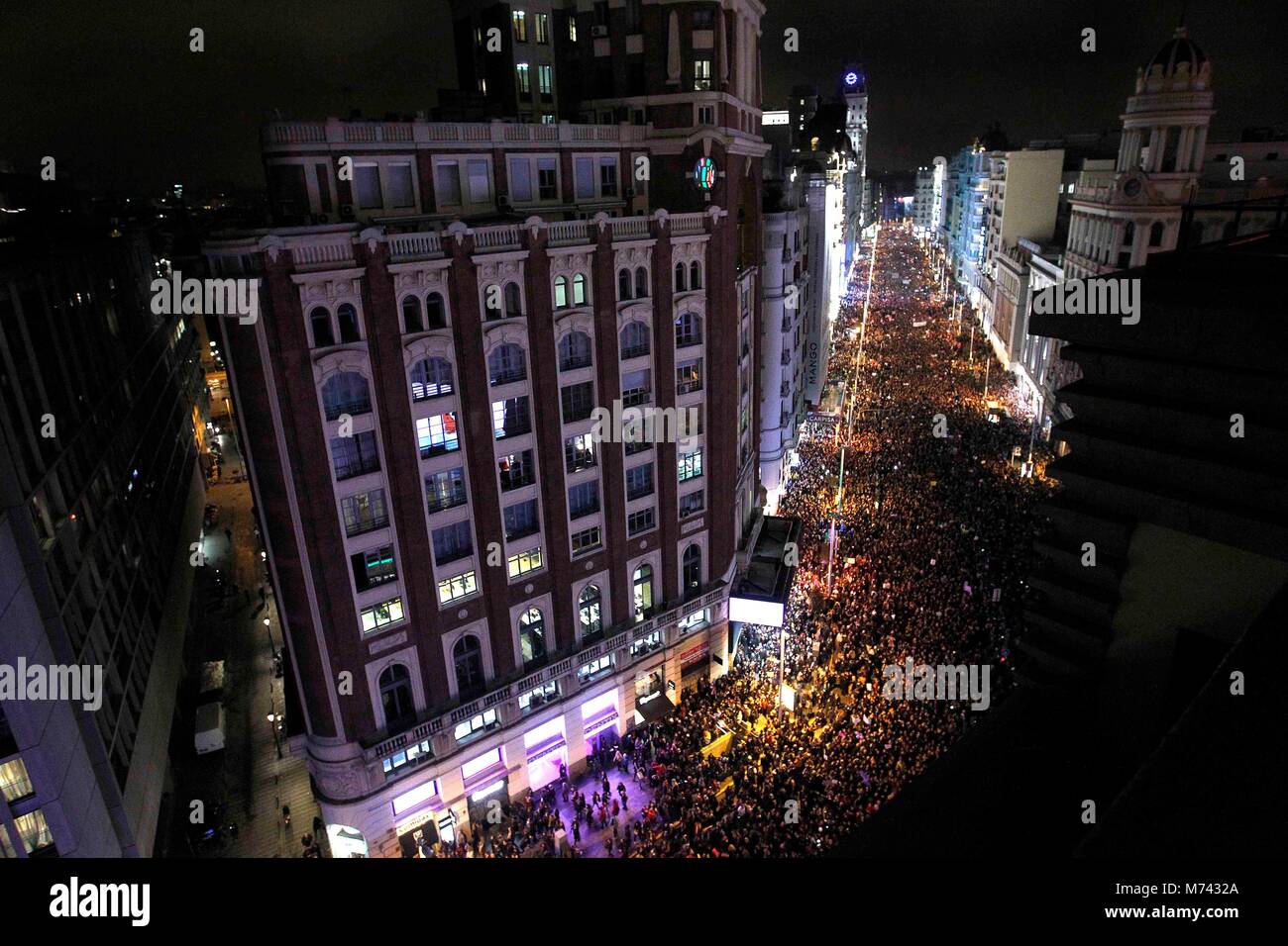 Le donne di spagnolo durante un raduno per celebrare la Giornata internazionale della donna in Madrid, Madrid, giovedì 8 marzo 2018. Credito: Gtres Información más Comuniación on line, S.L./Alamy Live News Foto Stock Le donne di spagnolo durante un raduno per celebrare la Giornata internazionale della donna in Madrid, Madrid, giovedì 8 marzo 2018. Credito: Gtres Información más Comuniación on line, S.L./Alamy Live News Foto Stock