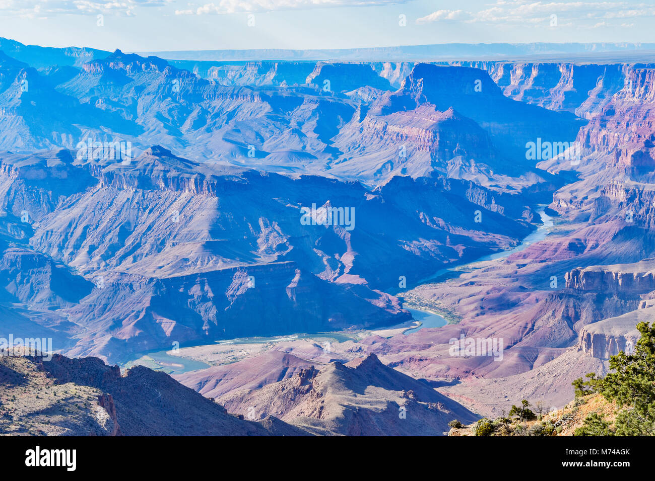 Le splendide viste dall'Orlo Sud del Grand Canyon e il Fiume Colorado in esecuzione attraverso di esso. Foto Stock