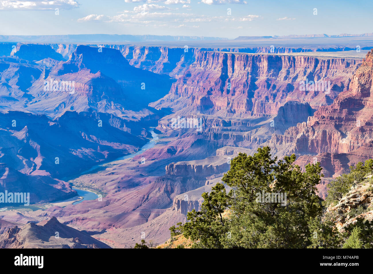 Le splendide viste dall'Orlo Sud del Grand Canyon e il Fiume Colorado in esecuzione attraverso di esso. Foto Stock