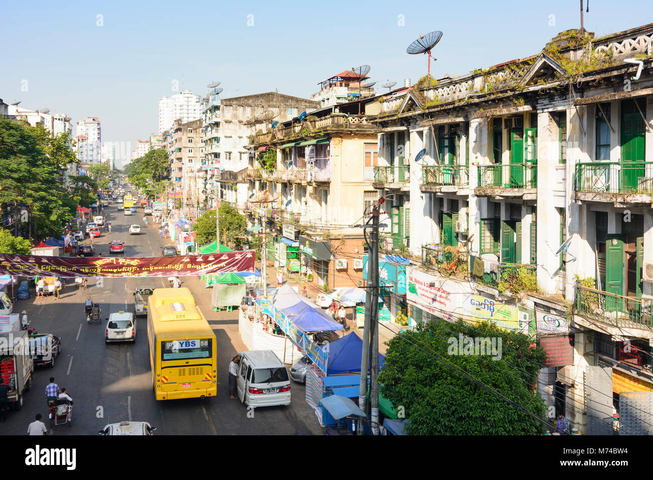 Yangon (Rangoon): casa residenziale, strada principale quartiere coloniale, Regione di Yangon, Myanmar (Birmania) Foto Stock