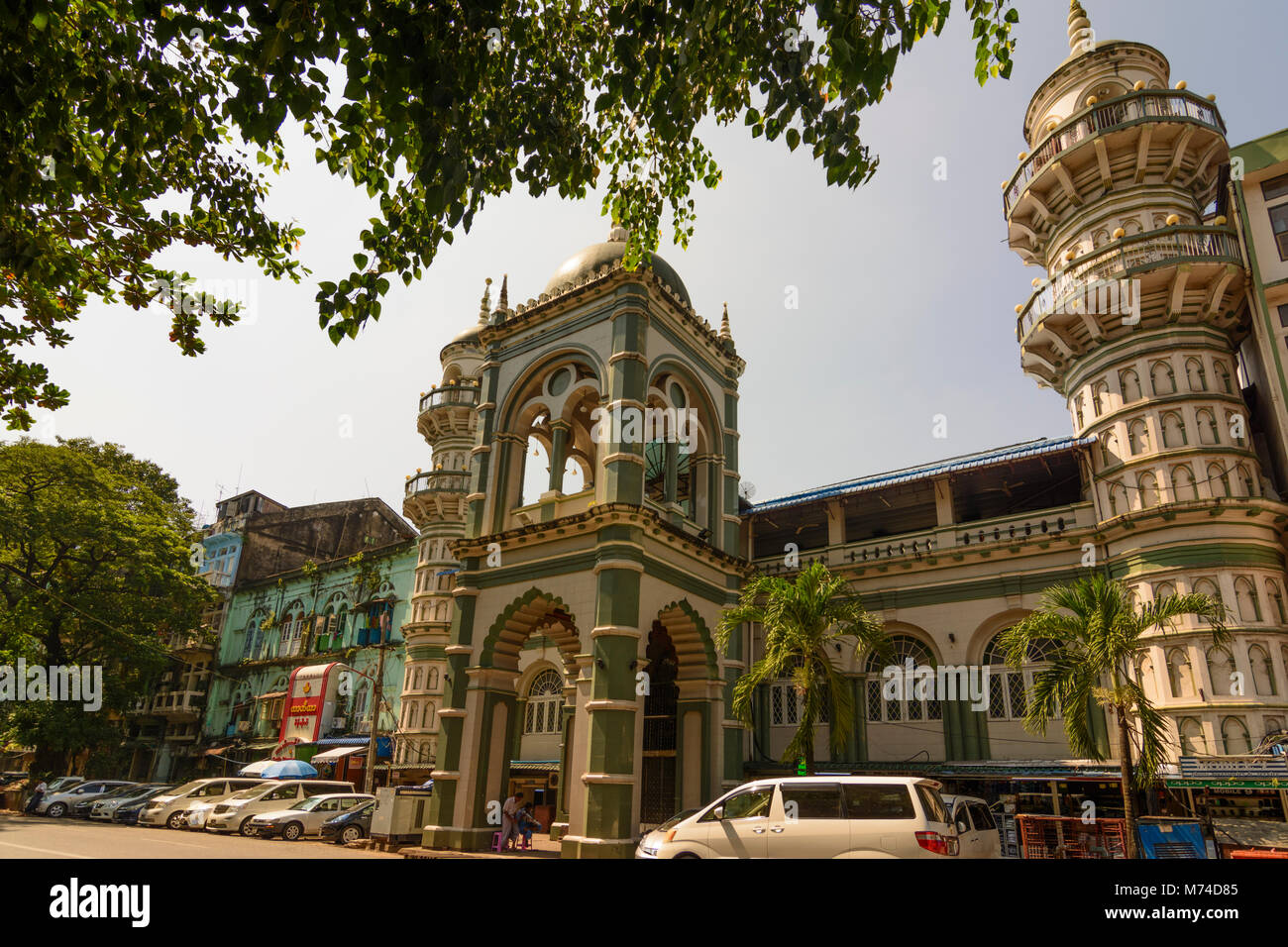 Yangon (Rangoon): Surti sunnita Moschea Jamae, quartiere coloniale, Regione di Yangon, Myanmar (Birmania) Foto Stock