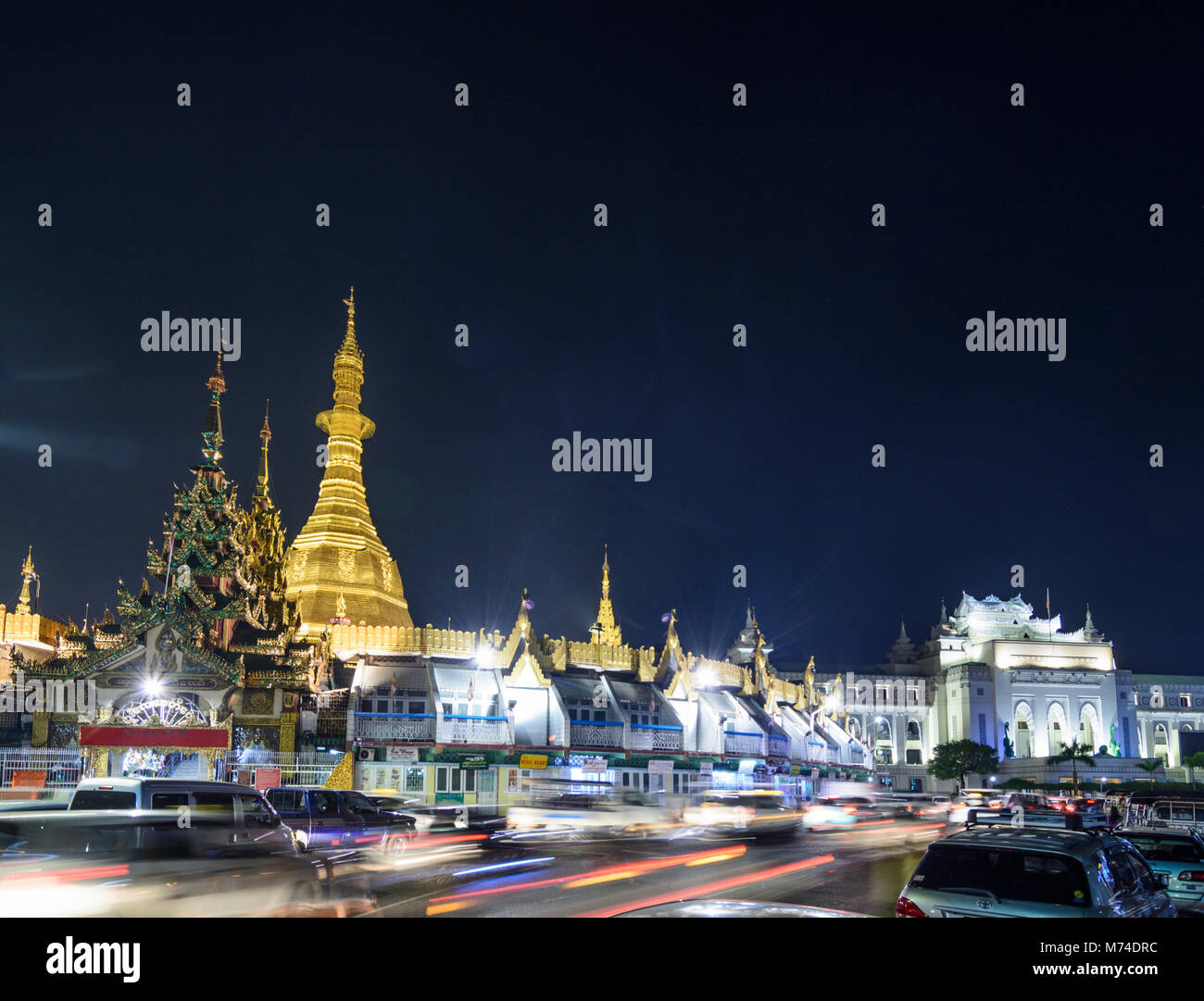 Yangon (Rangoon): Sule Pagoda, Municipio, rotonda, cerchio di traffico, quartiere coloniale, Regione di Yangon, Myanmar (Birmania) Foto Stock