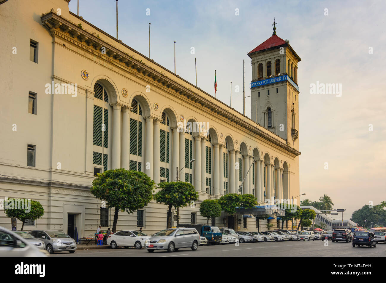 Yangon (Rangoon): Myanma Autorità Portuale edificio, quartiere coloniale, Regione di Yangon, Myanmar (Birmania) Foto Stock