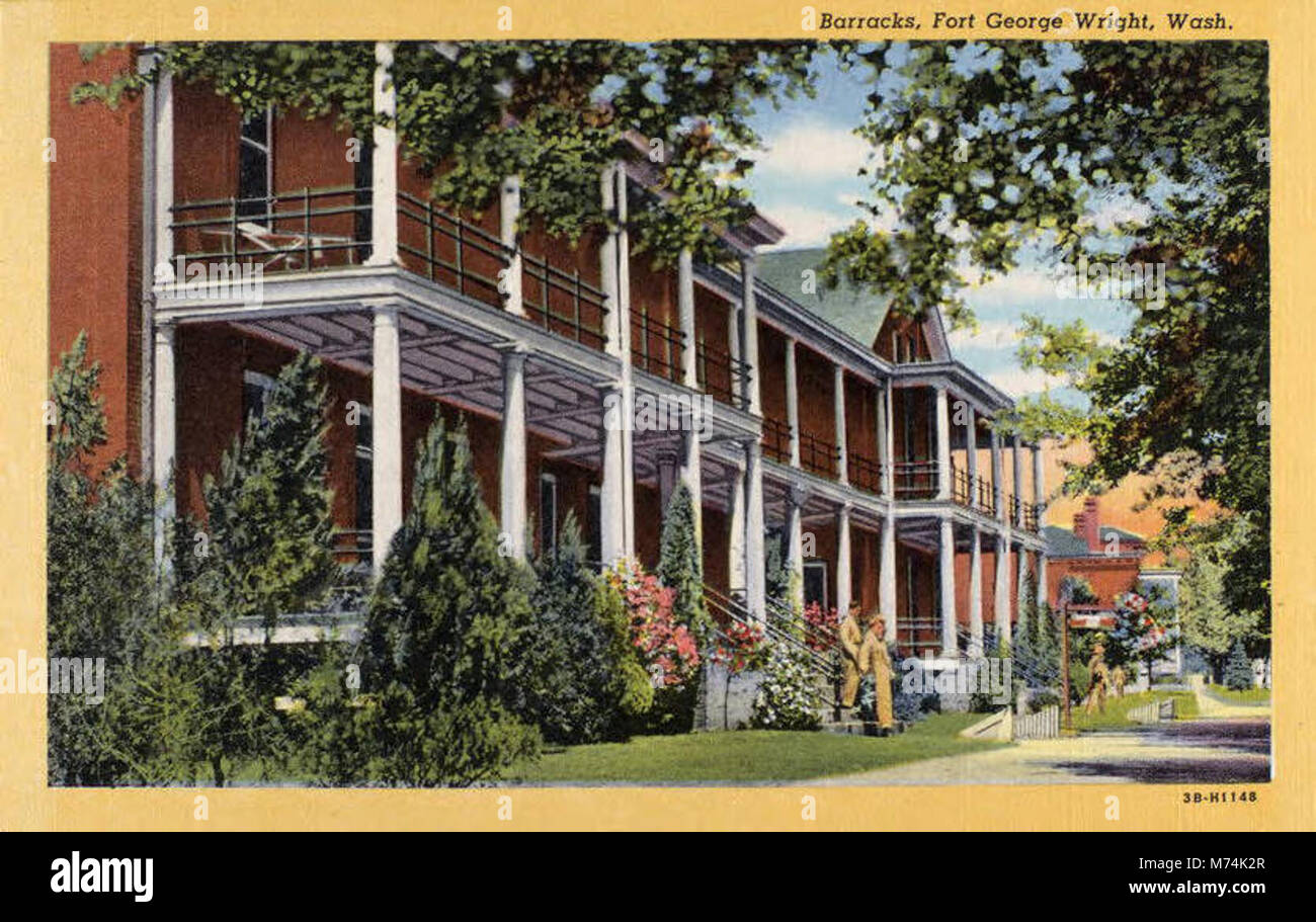 Sono mostrate le caserme di Fort George Wright a Washington, evidenziando l'architettura militare e il suo ruolo storico nella storia militare degli Stati Uniti, in particolare all'inizio del XX secolo. Foto Stock
